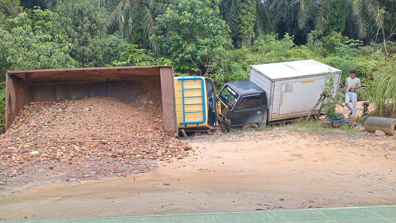 Warga Kampung Kuala Gasib Keluhkan Jalan Menuju Makam Putri Kacamayang Tak Kunjung Diperbaiki
