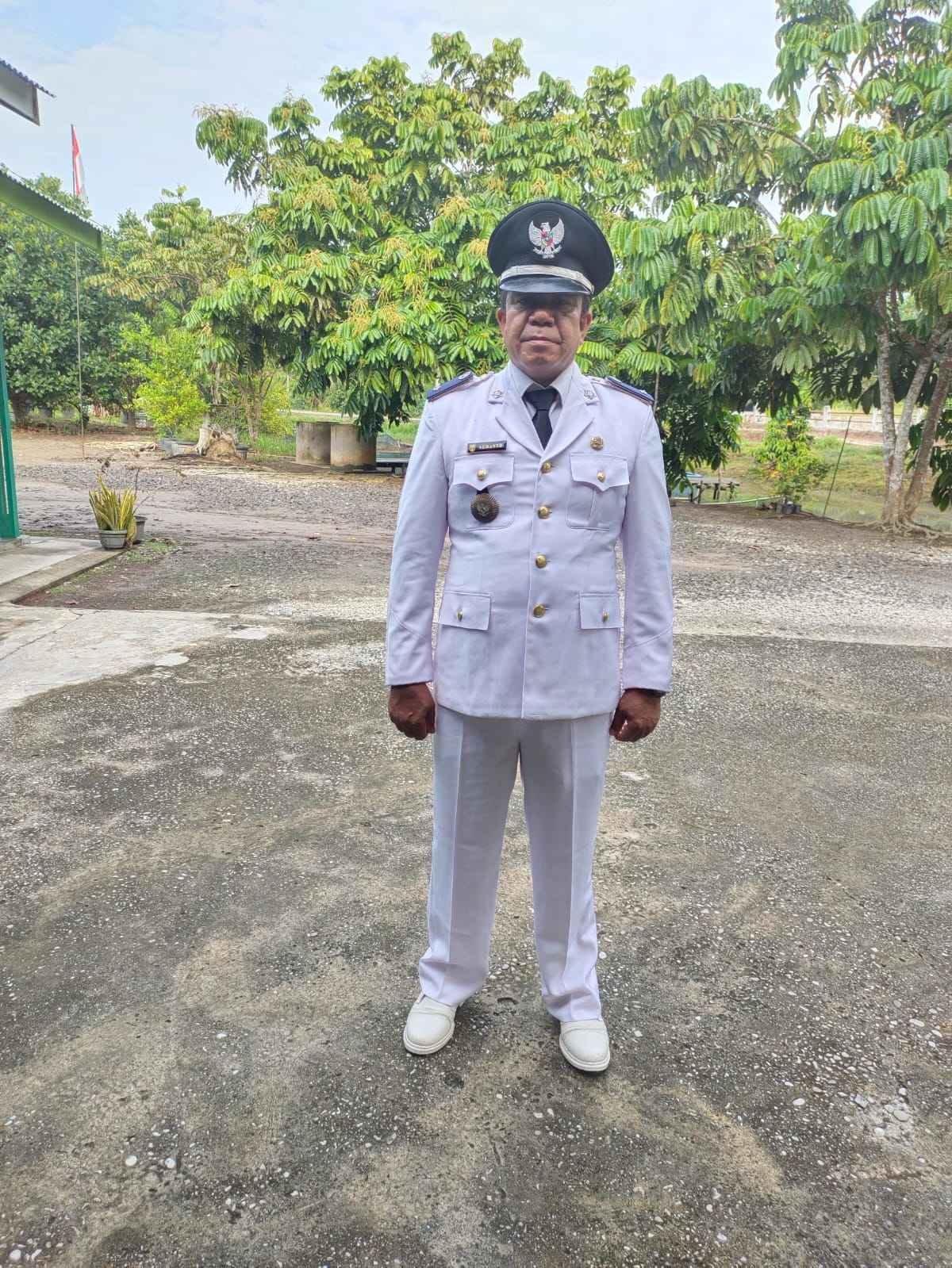 PEMERINTAH  KAMPUNG BUATAN BESAR. SUWNTO HIMBAU WARGA SUPAYA TIDAK TERPENGARU INFORMASI HOAX