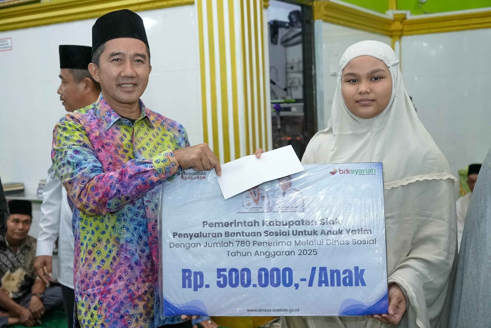 Pemerintah Kabupaten siak melalui Plh Sekda siak pastikan bantuan sosial tepat sasaran. 