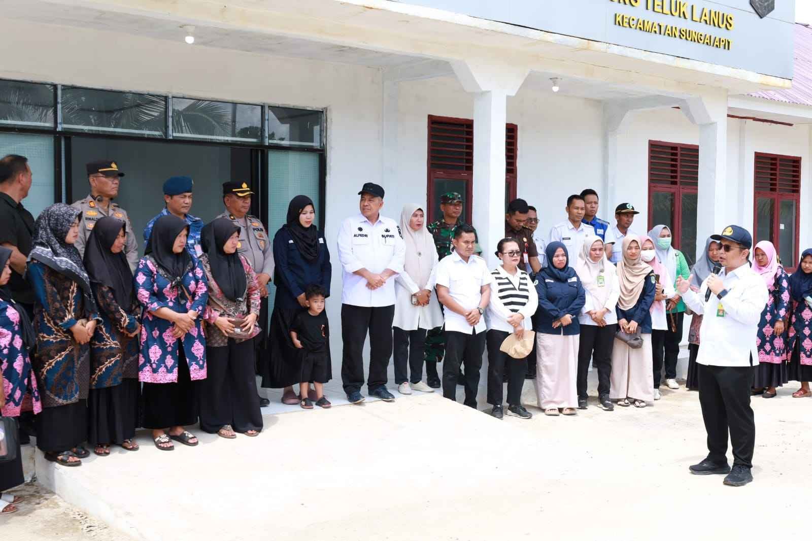 Bupati siak Alfendi  Akses Layanan Kesehatan Kampung Terluar,   Resmikan Pustu Plus Teluk Lanus