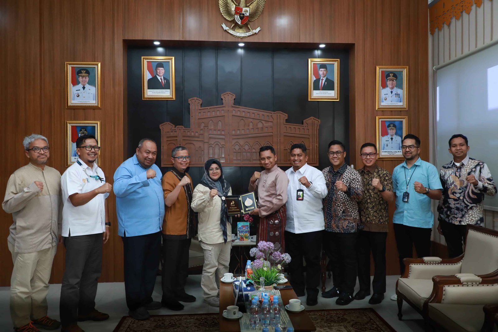 Bupati siak, Dr. Afni Z, Minta PT PHR dan SKK migas Rekrut Tenaga Kerja Anak Siak