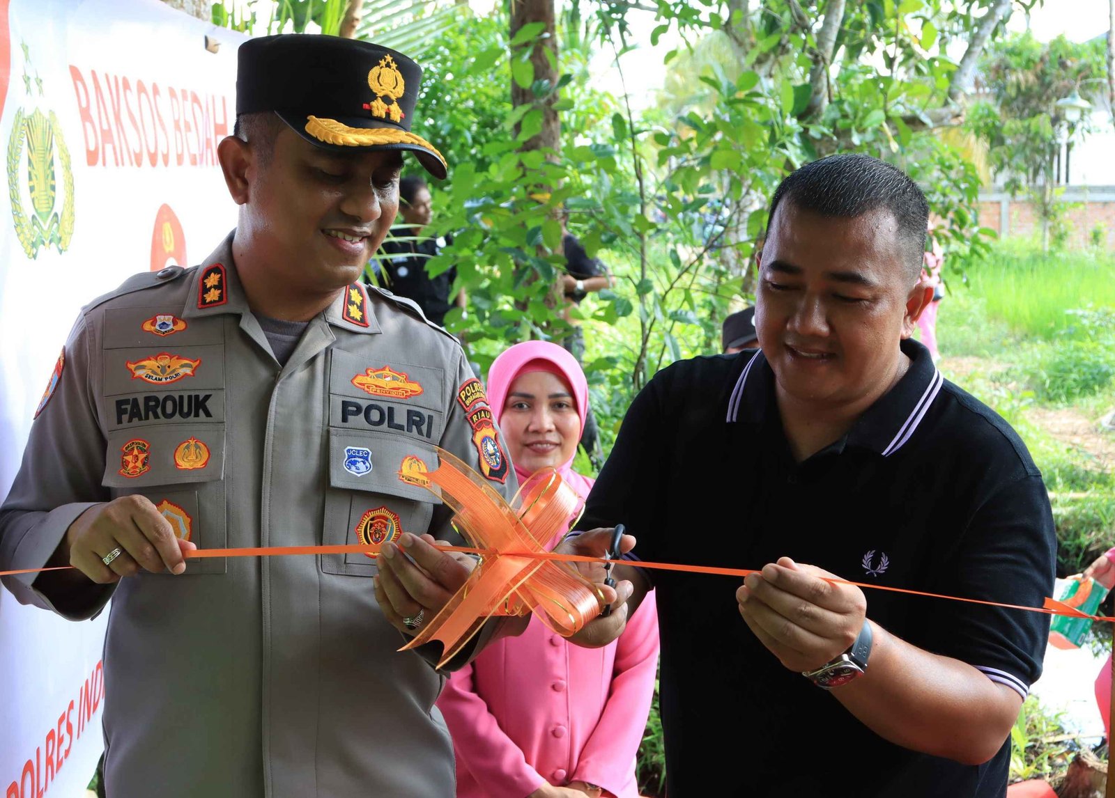 Polres Inhil Bersama Pengusaha Resmikan Rumah Hasil Bedah dalam Rangka HUT Bhayangkara ke-79