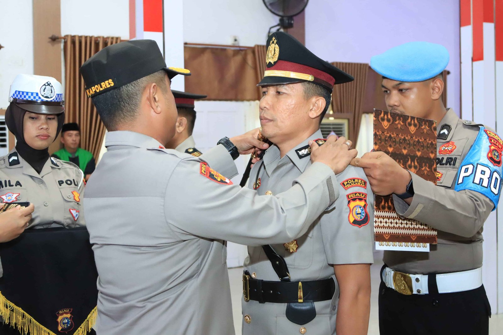 Pelantikan dan Sertijab Kabag Ren, Kapolsek Kempas, dan Kapolsek Tembilahan di Polres Indragiri Hilir Berjalan Khidmat