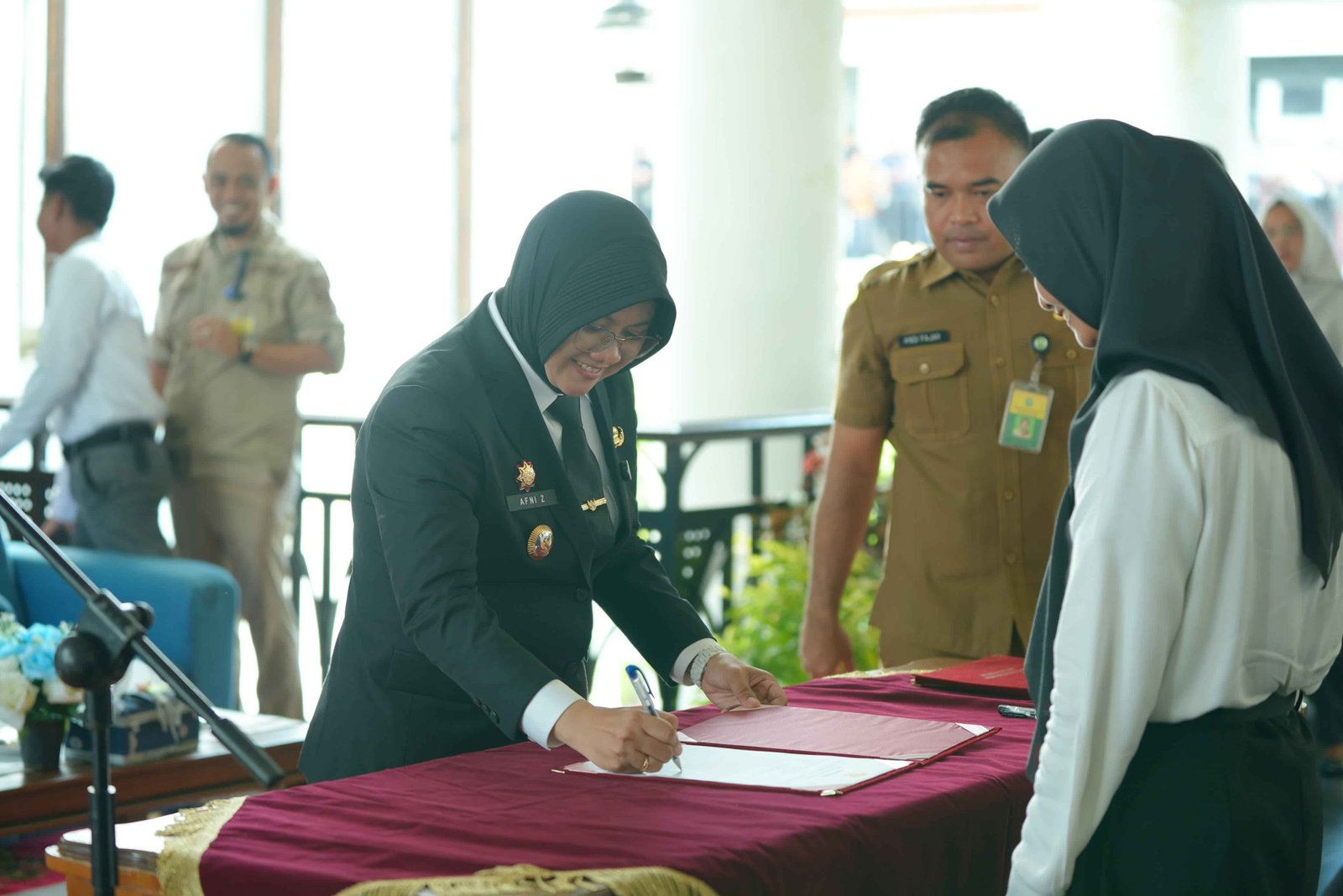 Bupati siak serahkan SK Pengakatan Calon CPNS 