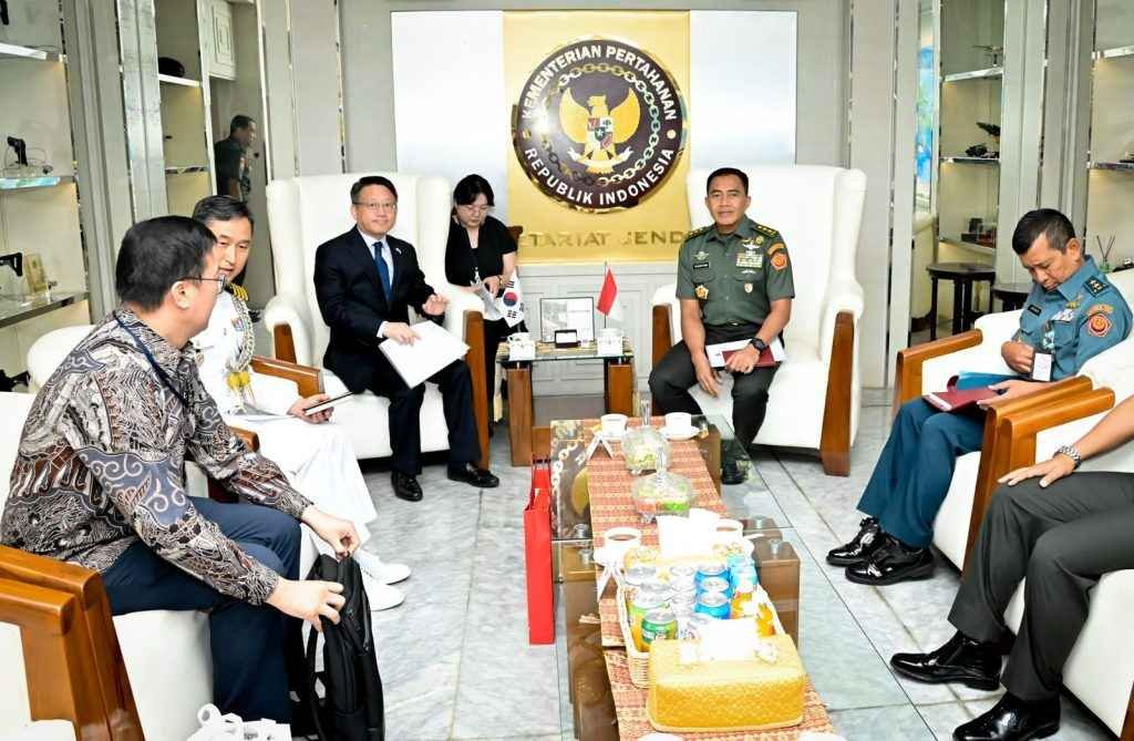 Kemetirian Pertahanan RI Perkuat Kerja Sama dengan dan terima kujunagan kedutaan korea
