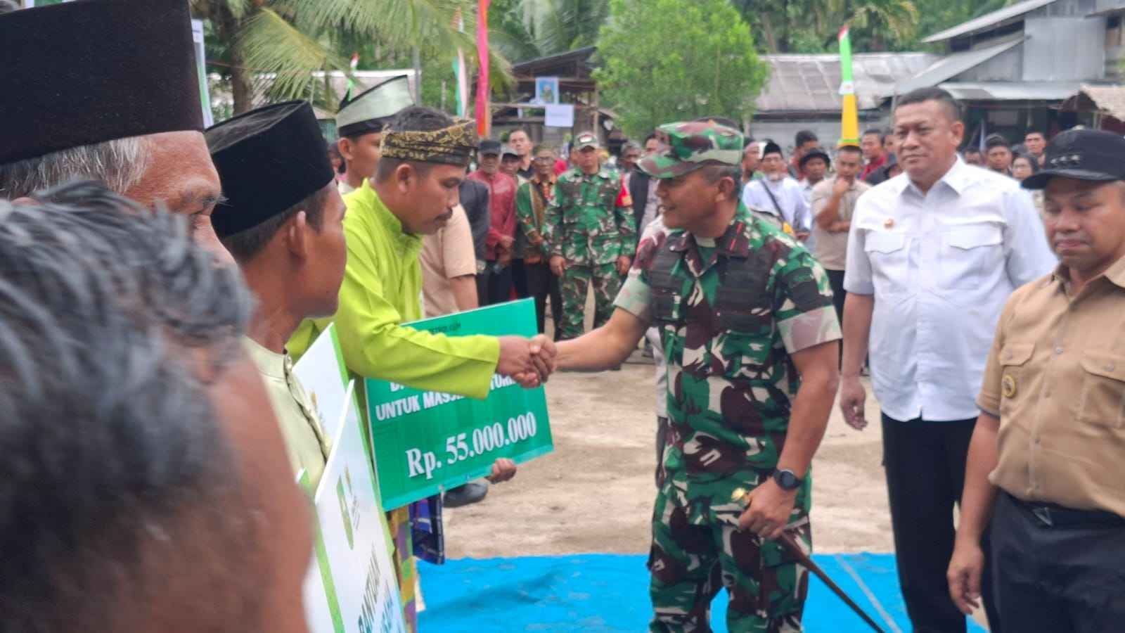 TNI Turut Tanam 5.000 Mangrove di Riau, Danrem 031/WB: "Pertahanan Ekologis adalah Bagian dari Pertahanan Negara"