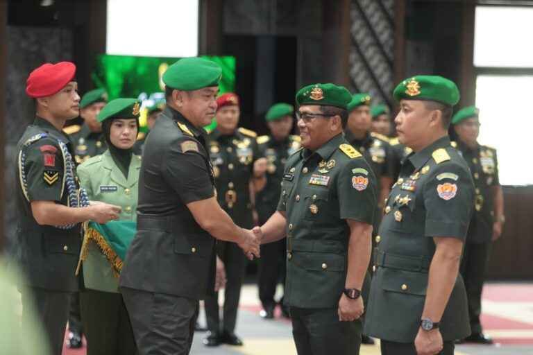 Pimpin Sertijab Kapusbekangad, Kasad Tekankan Peran Strategis Logistik TNI AD