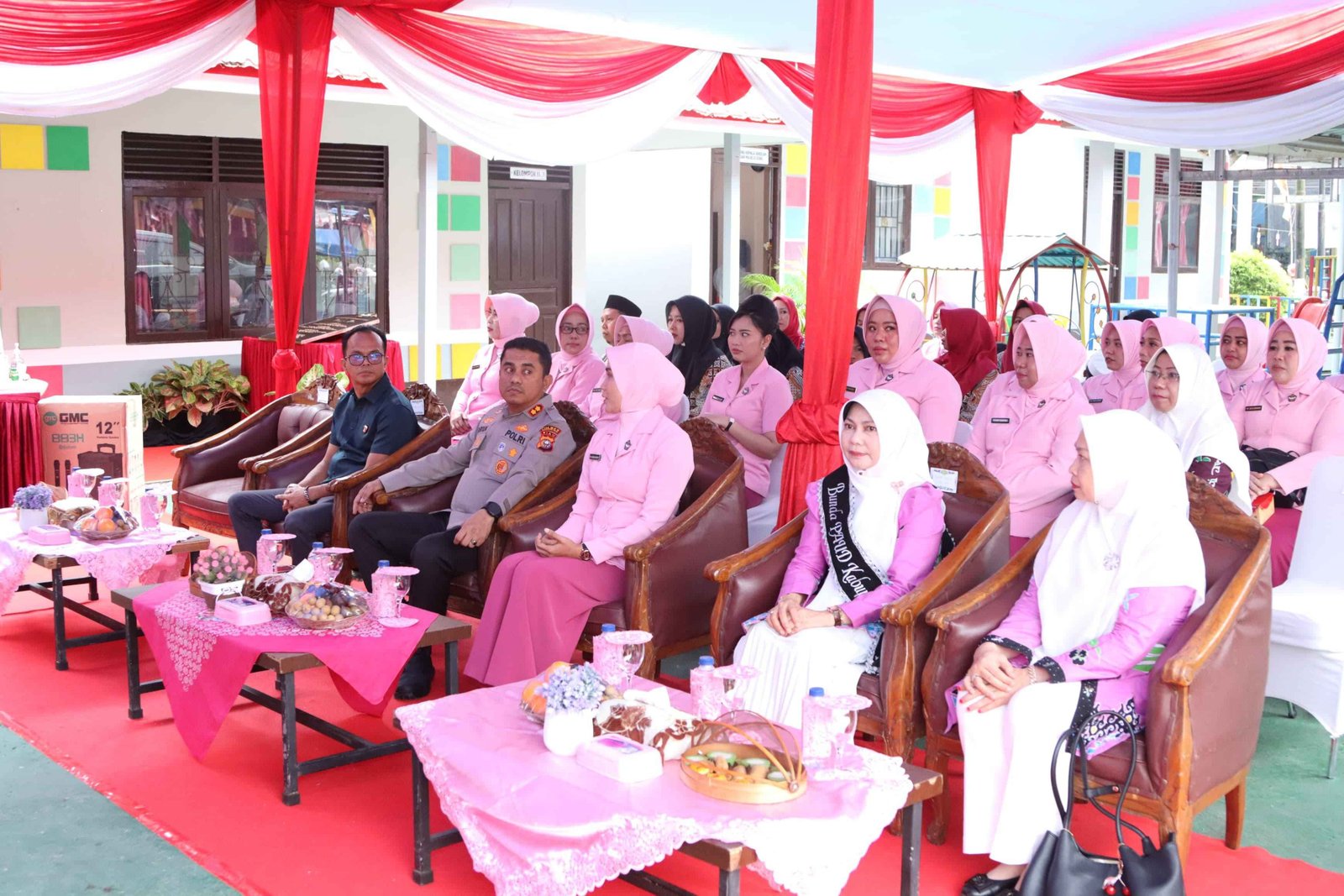 Kapolres Inhil Resmikan Prasasti TK Kemala Bhayangkari 07 dan Serahkan Bantuan Sarana untuk TPQ
