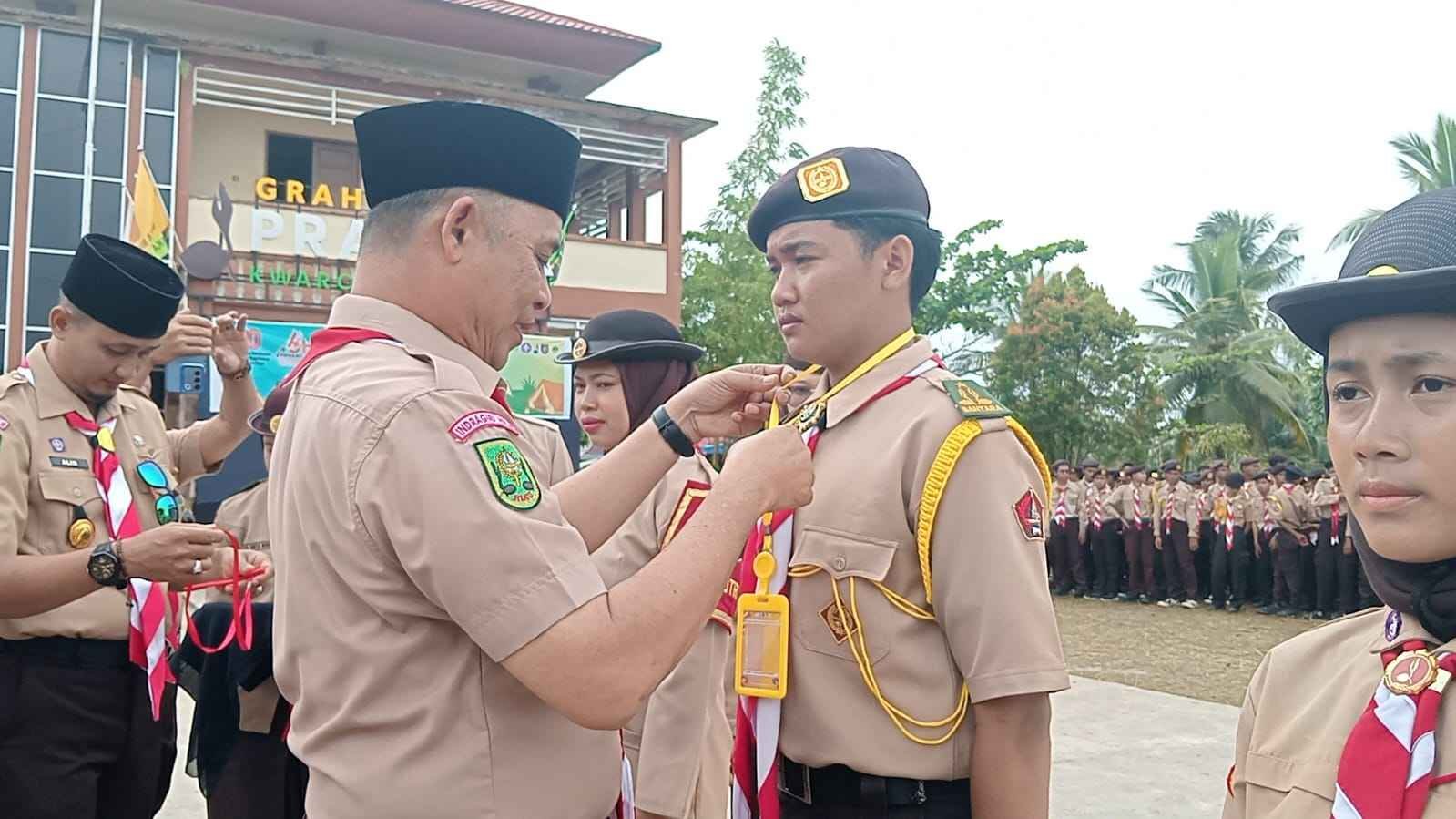 Bupati Inhil H. Herman Selaku Kamabicab Inhil Buka Kegiatan Perkemahan Hari Pramuka ke 64 2025 di Tembilahan
