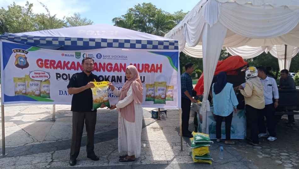 Polres Rokan Hulu Gelar Gerakan Pangan Murah, Jual 2.000 Kg Beras dengan Harga Terjangkau