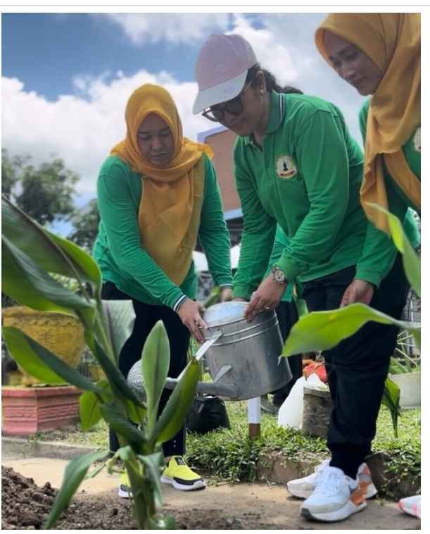 Gerak Sehat, Silaturahmi dan Aksi Lingkungan Sehat: PIPAS Lapas Pasir Pangarayan Tanam TOGA sebagai Upaya Pemanfaatan Lahan Produktif  