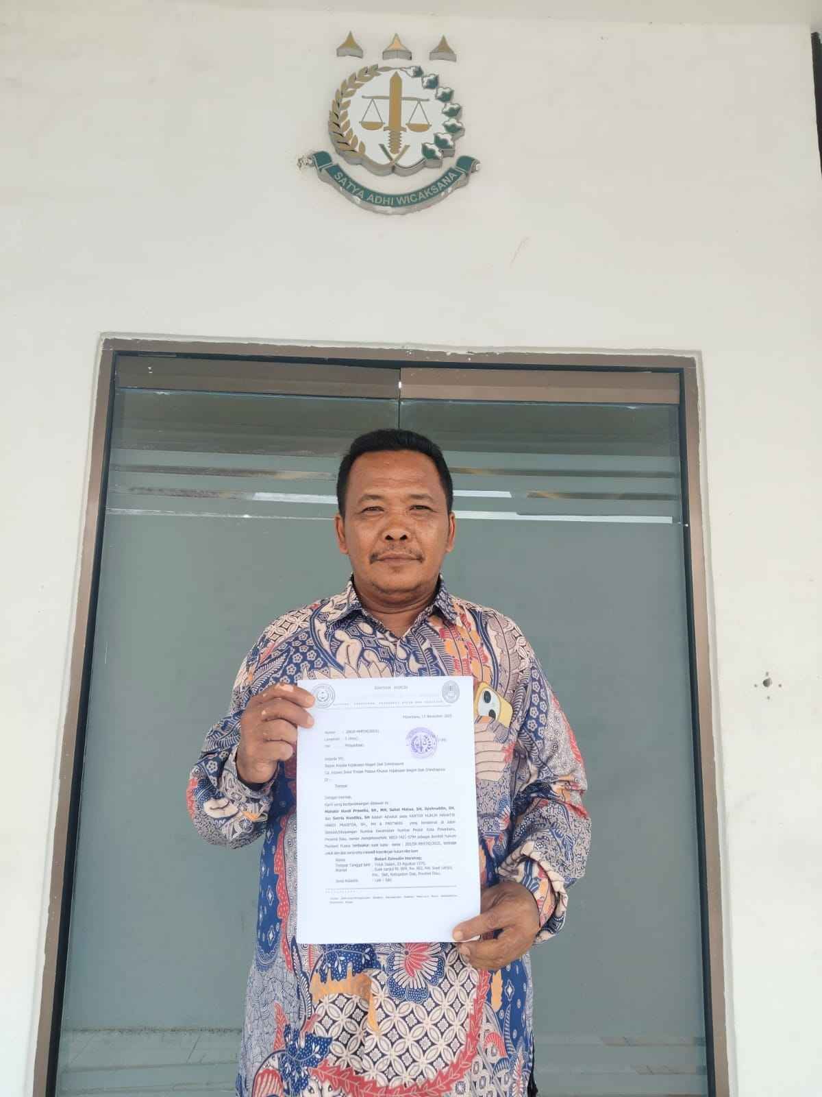 DINAS PERINDUSTRIAN dan PERDAGANGAN KAB. SIAK DI LAPORKAN KE KEJAKSAAN NEGERI SIAK, " TERKAI DUGAAN PENYELEWENGAN RETRIBUSI PASAR"