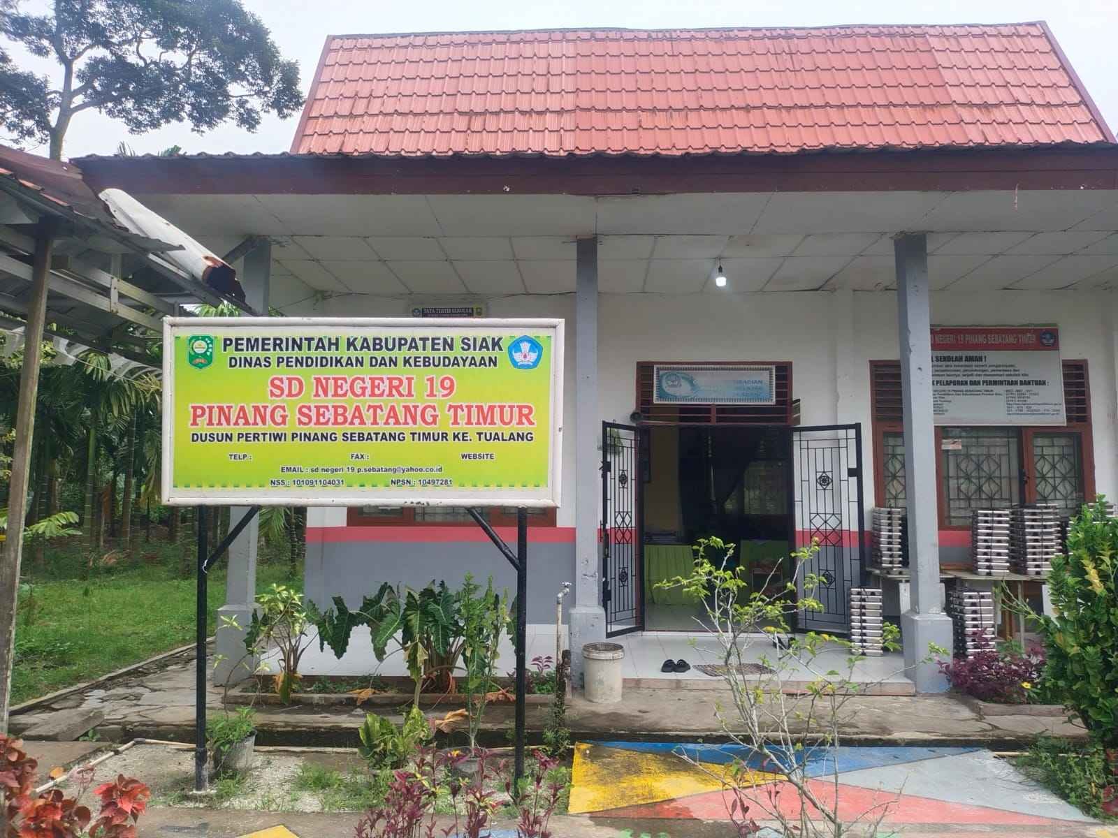 PENYALURAN DANA  CSR PT. PELINDO DI SDN.19 TUALANG, KEPALA SEKOLAH DIDUGA  REKAYASA LAPORAN PENGGUNAAN DANANYA