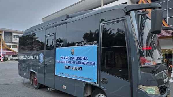 Polda Riau Menyediakan Fasilitas Bus gratis untuk Mobilisasi Warga Yang Terdampak Bencana di Sumatera Barat
