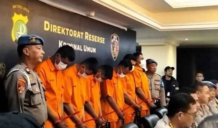 6 tersangka pasca pengeroyokan debt collector salah satunya ada anggota polri