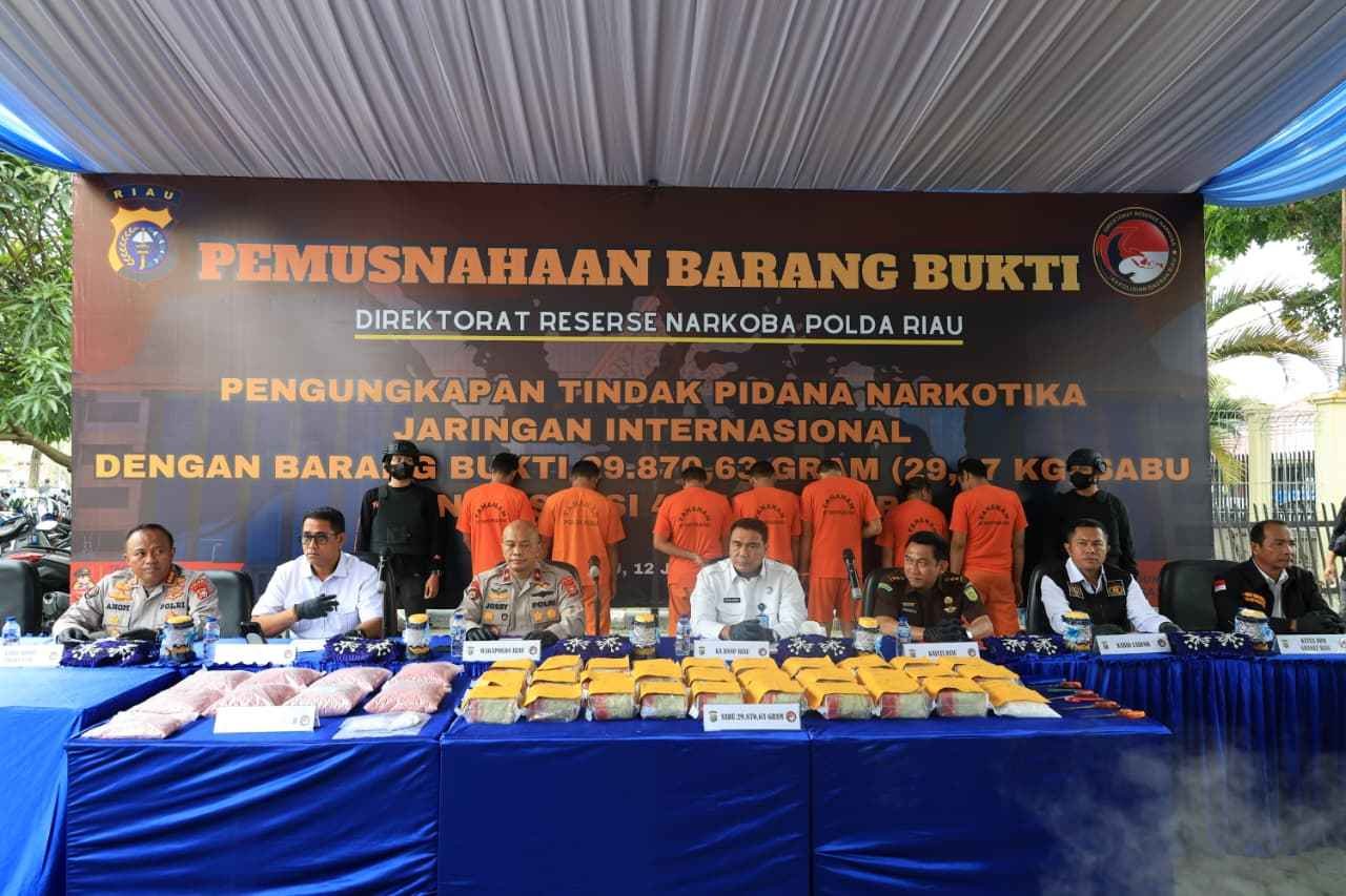 ‎Polda Riau Musnahkan Narkoba Rp 43,9 M Hasil Tangkapan Jelang Tahun Baru