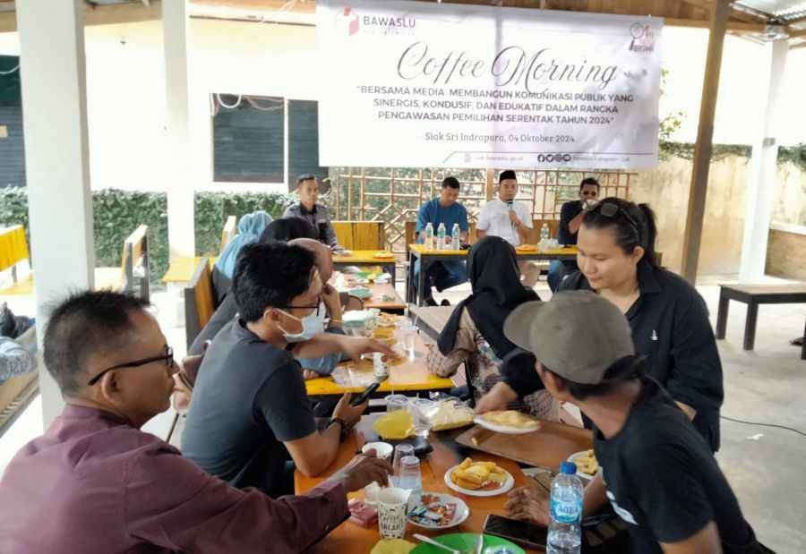 terlambat di Fasilitasi KPU siak alat peraga kapanye Seharusnya terpasang sebelum dimulai  Kampanye.