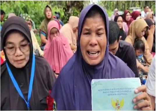 DIDUGA UANG HASIL PANEN SAWIT MASYARAKAT DESA SENAMA NENEK TIDAK TRANSPARA