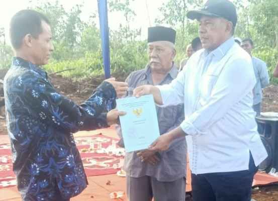 Karnaval Budaya Nusantara JKPI 2024, Siak Tampil Memukau dengan Kostum Bersejarah dan Filosofis.