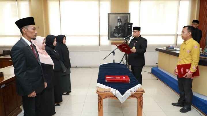 EMPAT PEJABAT FUNGSIONAL DI LINGKUNGAN PEMERINTAHAN KAB, SIAK DILANTIK