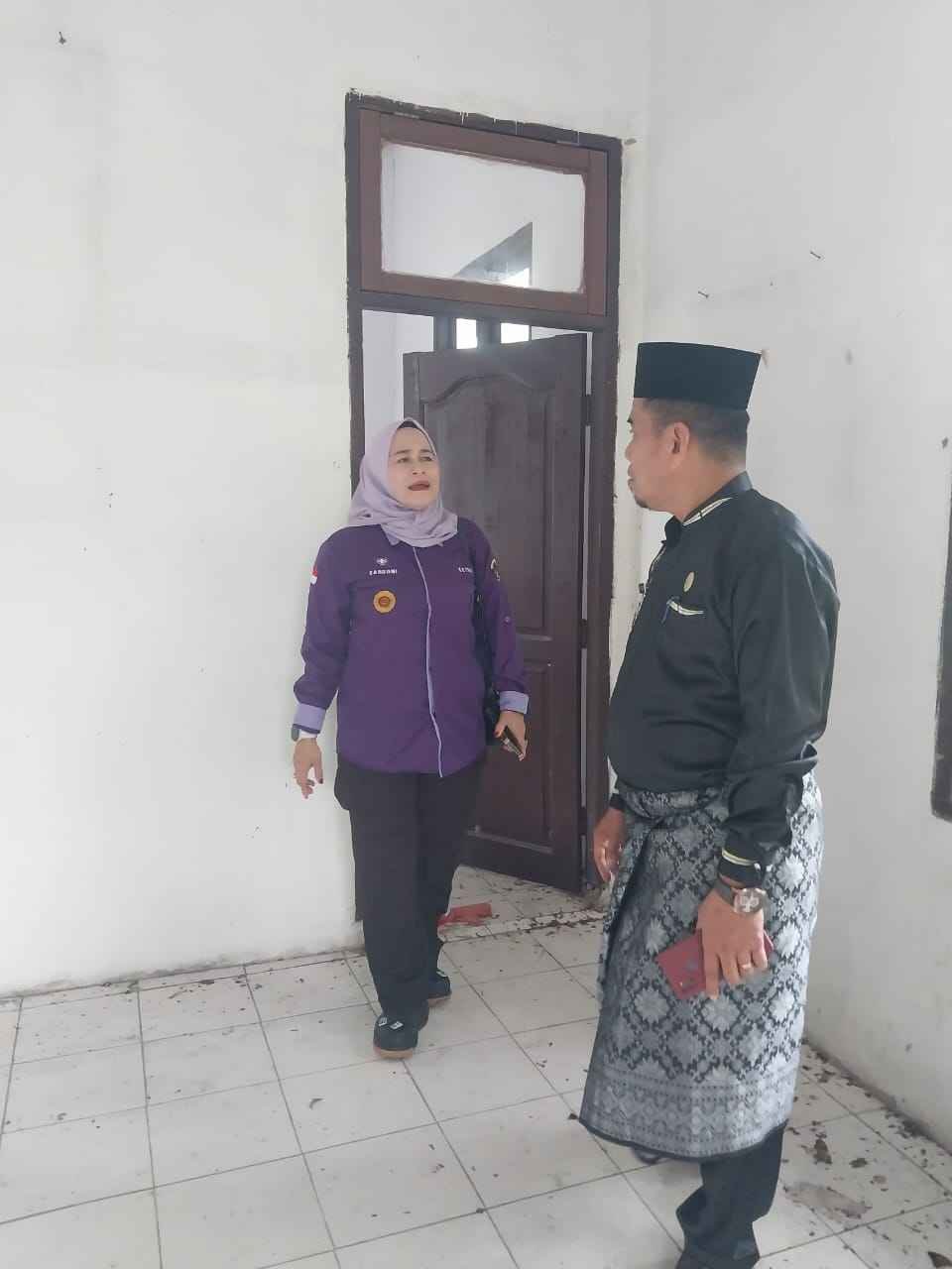 KEPALA DINAS PENDIDIKAN SIAK FAKHRURROZI, M.Pd RESPON CEPAT BERITA YAYASAN SD NUSANTARA BEBANKAN UANG PERPISAHAN KEPADA ORANG TUA MURID
